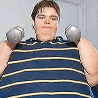 減肥後<br>吉布斯至今成功減去二百五十四磅。（互聯網圖片）