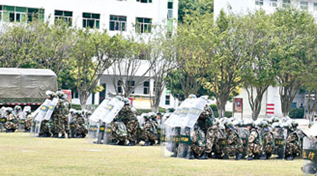 深圳邊防部隊正進行反恐演習。（互聯網圖片）