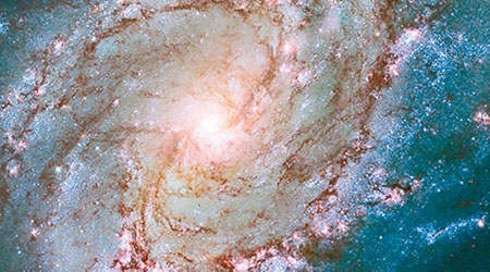 M83星系距地球一千五百萬光年。（互聯網圖片）