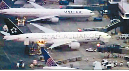 聯合航空一名女客遭鄰座男客猥褻。圖為聯合航空旗下兩架客機。（互聯網圖片）