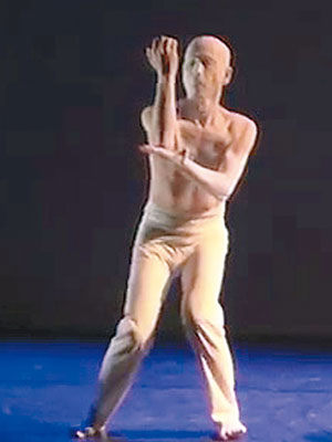桂勘（圖）和斯特恩曾一同表演舞踏。（互聯網圖片）