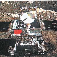 玉兔號月球車曾登月並進行勘探。