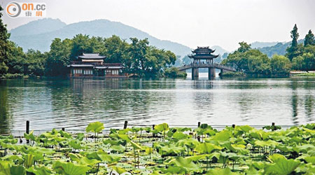 24城市居民居住滿意度排名<br>第1名 杭州 得分：80.1