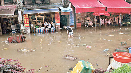 長沙市內水浸嚴重。（互聯網圖片）