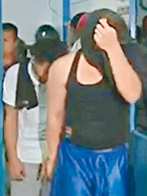 涉禁錮中國女遊客的數名綁匪被捕。（互聯網圖片）
