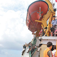 越南KN951船身損毀嚴重。（互聯網圖片）