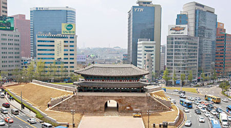 首爾<br>韓流席捲亞洲，首爾成為熱門旅遊點。