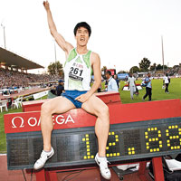 劉翔在○六年跑出十二秒八八破世界紀錄成績。