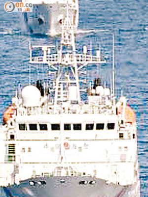 內地官方媒體公布中國海警船巡釣島的照片。（互聯網圖片）