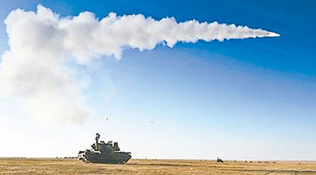 瀋陽軍區防空團試射新型防空導彈。（互聯網圖片）