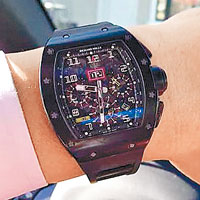 除追捧名牌跑車外，海外華人學生亦熱衷收藏手錶。（互聯網圖片）