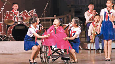 脫北者指，只有北韓政府官員的殘疾子女才有較好待遇。（互聯網圖片）