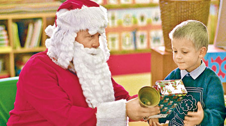 聖誕老人要成功送禮予所有小孩，得克服大量物理難題。（互聯網圖片）