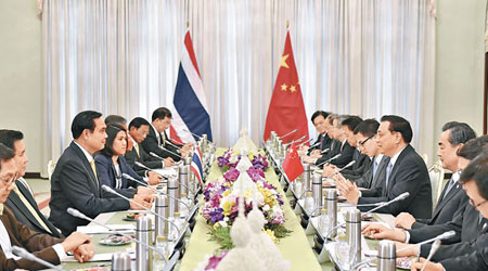 李克強見泰國總理巴育，雙方簽署合作協議。（中新社圖片）
