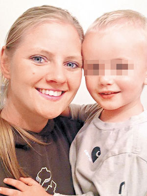 拉特利奇（左）被兩歲兒子開槍擊殺。（互聯網圖片）