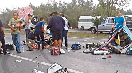 吉耶爾莫遇車禍的現場一片凌亂。（互聯網圖片）