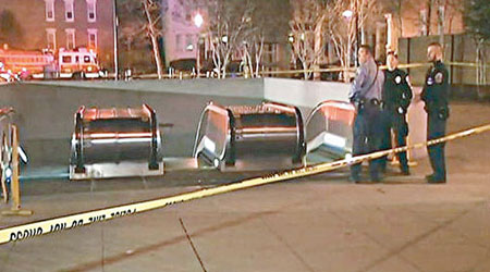 槍擊案發生後，警員封鎖地鐵站調查。（互聯網圖片）
