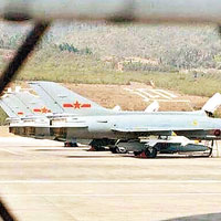 多架解放軍戰機進駐雲南臨滄機場。（互聯網圖片）