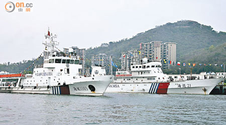 海巡船編隊昨從三亞起航。