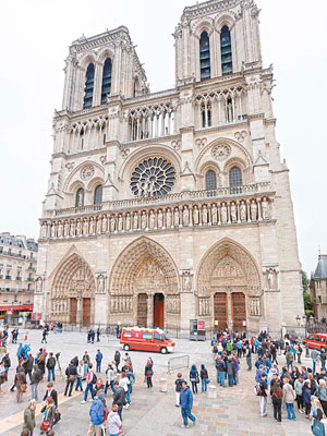 青年涉嫌企圖向教堂發動恐襲被捕。圖為巴黎聖母院。（資料圖片）