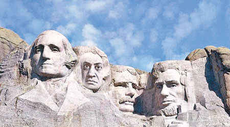 美國總統山的圖片，被網民添上文立彬的樣子（左二）。（互聯網圖片）