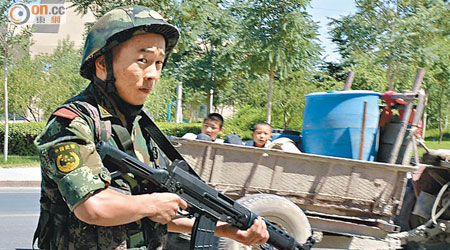 新疆近年經常發生恐襲，警方戒備加強。（資料圖片）