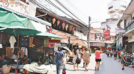 內地有母親為孩子學業舉家搬到泰國清邁。圖為清邁街景。