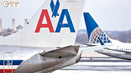 美國航空（左）及聯合航空（右）雙雙成為負評最多的公司。