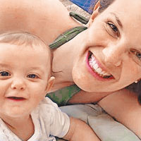 皮基尼是「新手」媽媽，女兒只有七個月大。（互聯網圖片）