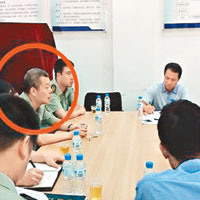 石健強（紅圈示）去年七月在廣州天河區了解防隱患整治情況。（互聯網圖片）