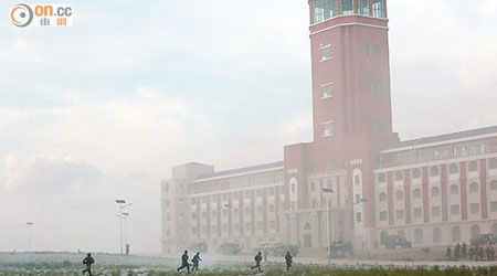 內地官媒播出軍演畫面見有酷似台總統府的建築。（資料圖片）
