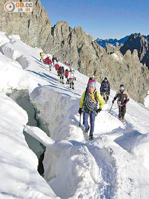 埃克蘭峰容易攀登，深受不同國籍的攀山者歡迎。（資料圖片）