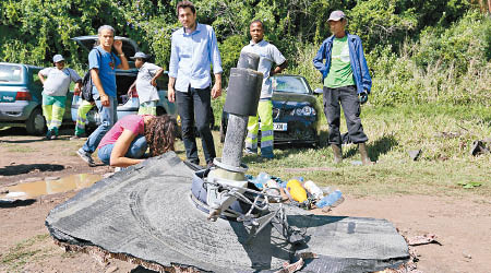 留尼汪島早前發現MH370客機殘骸後，很多組織皆在附近尋出疑似殘骸。（資料圖片）