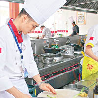 新規範對川菜廚師的技藝要求高。