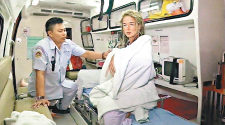 遇險比利時女遊客送院救治。