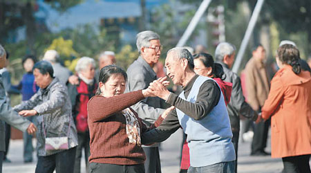 十三五規劃建議內容提出實行漸進式延遲退休年齡政策。