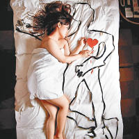陪睡師可為寂寞女性提供依靠。