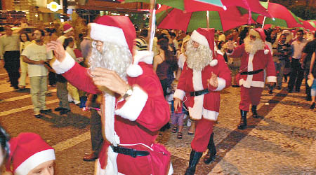 聖保羅一名聖誕老人將直升機劫走。（資料圖片）