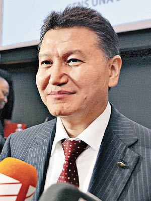 國際象棋聯合會主席伊尤日諾夫。