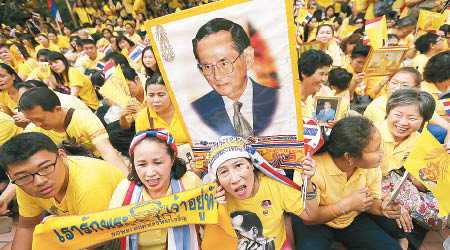 在泰國惡搞泰王隨時惹官非。