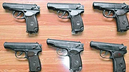 湖北省公安廳收繳一百二十七支槍械。