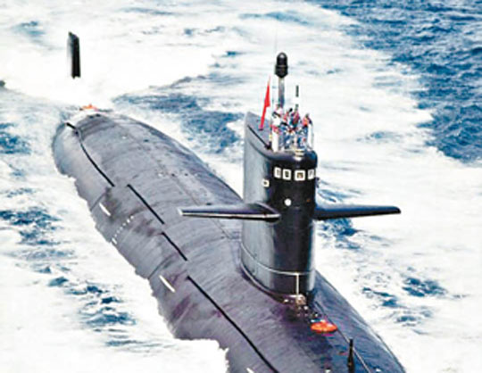華潛艇現身日本海模擬攻擊列根號