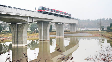 中低速磁懸浮鐵路在長沙試行。（中新社圖片）