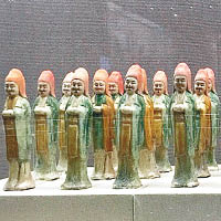 出土的珍貴文物現放於陝西漢陽陵博物館中展覽。（互聯網圖片）