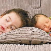 不同年紀的睡眠周期各有差異。（互聯網圖片）