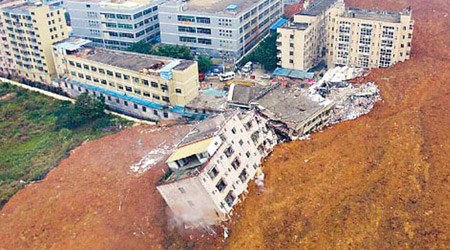 深圳早前發生的塌泥事故，共造成逾七十人死亡。（資料圖片）