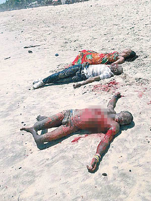 多人在沙灘慘遭射殺，死狀恐怖。（互聯網圖片）