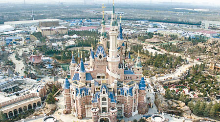 上海迪士尼樂園內多個建築幾近完成。（中新社圖片）