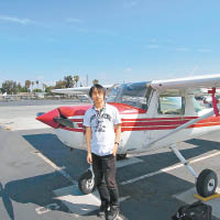寺內樺風曾在美國一間飛行學校取得駕駛小型飛機的牌照。