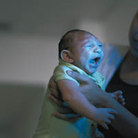 寨卡病毒爆發，大量嬰兒患小頭症。
